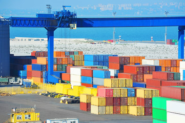 Port cargo crane and container