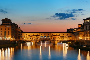 Obraz premium Florencja Ponte Vecchio w nocy