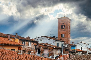 Lucca Tower of Chiesa San Pietro sun ray