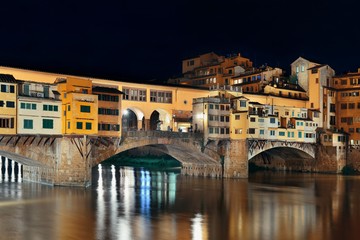 Fototapeta na wymiar Florence Ponte Vecchio at night