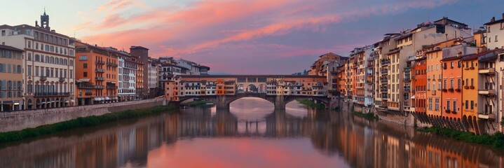 Florence Ponte Vecchio panorama sunrise reflection