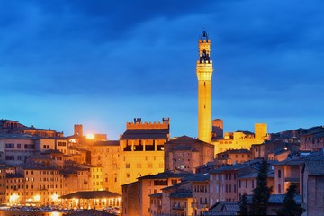 Obraz premium Siena evening with bell tower