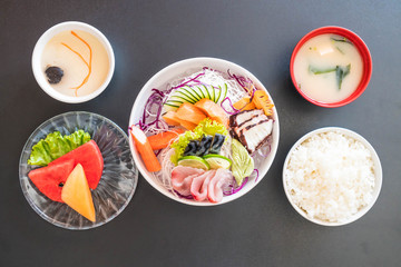 mixed sashimi set