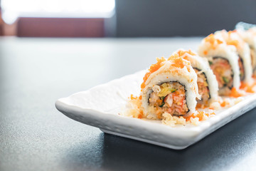 sushi roll maki tempura © topntp