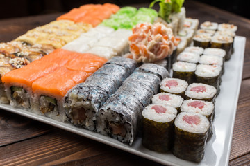 Pizza with Chicken Breast, Pineapple and Mozzarella Cheese