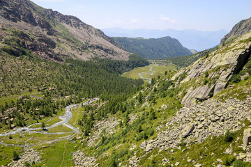 Fototapeta na wymiar Italian alps in a summer day