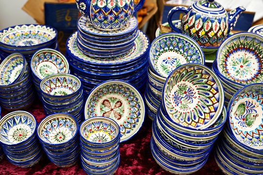 Uzbek traditional ceramic ware in market