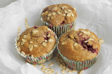 Wholemeal raspberry muffins with banana and oats