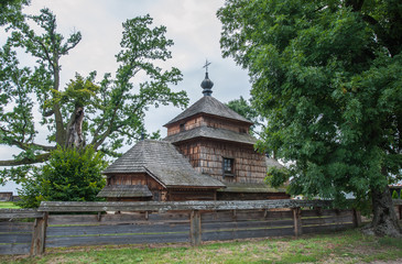 Stara drewniana cerkiew w Łukawcu