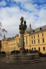 Founfain and Charles' Square (Karlovo Namesti) Praha / Czech Rép