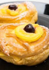 bomboloni alla crema 