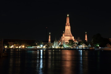 arun temple in bangkok, thailand