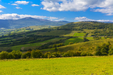 Fototapeta premium The serpentine mountain roads and mountain valleys in Ukraine