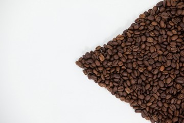Naklejka premium Roasted coffee beans