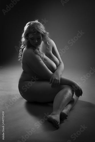 Young beautiful naked plus size model, xxl nude woman, black ...