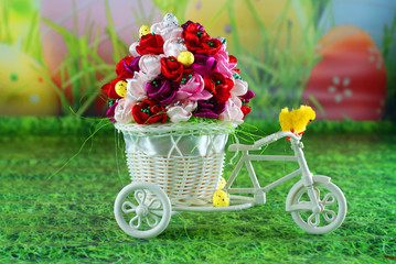 Wiosenna  Wielkanocna kartka  z rowerem ,kurczątkiem  i jajkami.