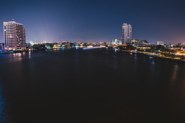 Naklejka na ściany i meble Chao Phraya River at night