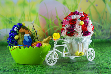 Wiosenna  Wielkanocna kartka z rowerem ,kurczakiem ,zającem i jajkiem.