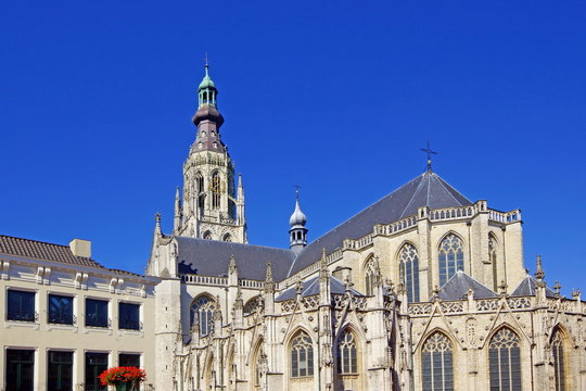 Altstadt von BREDA ( Niederlande ) mit Grote Kerk