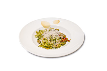 Spaghetti with vegetables, mushrooms and cheese