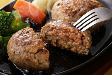 ハンバーグステーキ　Hamburger Steak