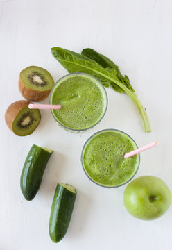 green vegetable and fruit juice