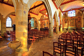 Enclos paroissial de Lampaul-Guimiliau, intérieur de l'église