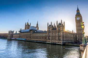 Fototapeta premium Big Ben and the houses of Parliament in London at dusk