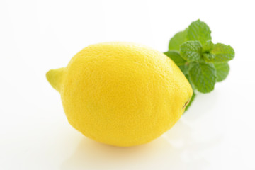 新鮮なレモン