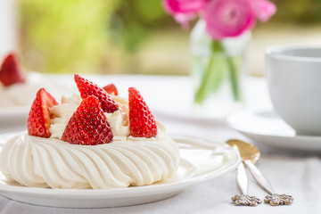 Mini Pavlova Meringue Cake with Fresh Strawberries