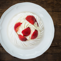 Mini Pavlova Meringue Cake with Fresh Strawberries