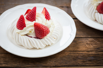 Mini Pavlova Meringue Cake with Fresh Strawberries