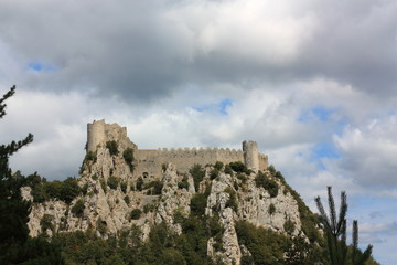 Fototapeta na wymiar Chateau cathare de Puilaurens dans les Pyrénées, Occitanie dans le sud de la France