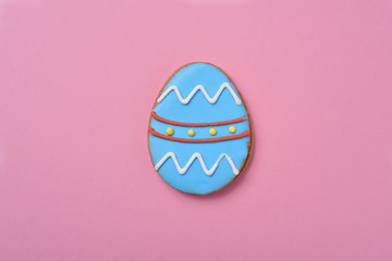 cookie decorated as an easter egg