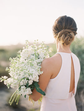 Bridal hairstyle and bouquet 
