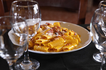 pepper, pasta, meat, pork, sauce, bacon, spice, spaghetti, meal, parmesan