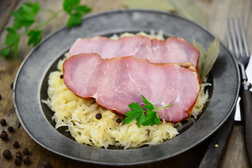 Fleisch Sauerkraut