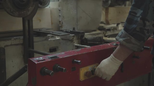 The production line for wood. Woodworking industry: machinery and equipment for cutting and grinding lamellae. Production of laminated veneer lumber.LVL Laminated Veneer Lumbe.
