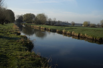 Fototapeta premium Vorfrühling am Niederrhein an der Niers