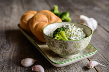 Broccoli spread with garlic and mayonnaise
