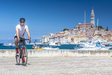 Radfahrer in Rovinj, Istrien, Kroatien