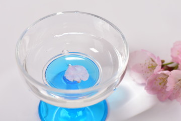 桜とグラス