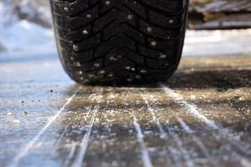 Braking distance over ice