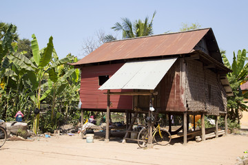 カンボジア　シェムリアップ郊外の民家