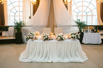 Table for the bride and groom to banquet