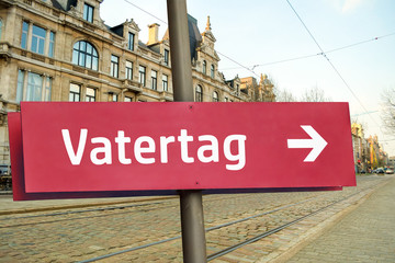 Schild 211 - Vatertag