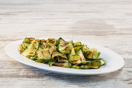 zucchine grigliate a nastro