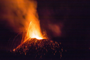 Volcan
Volcan : Piton de la fournaise - Ile de la Réunion