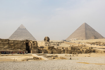 Fototapeta na wymiar The Sphinx and the Great Pyramids of Giza