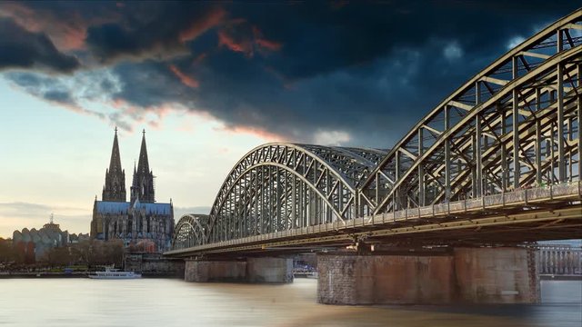 Cologne Cathedral and Hohenzollern Bridge at sunset, Time lapse